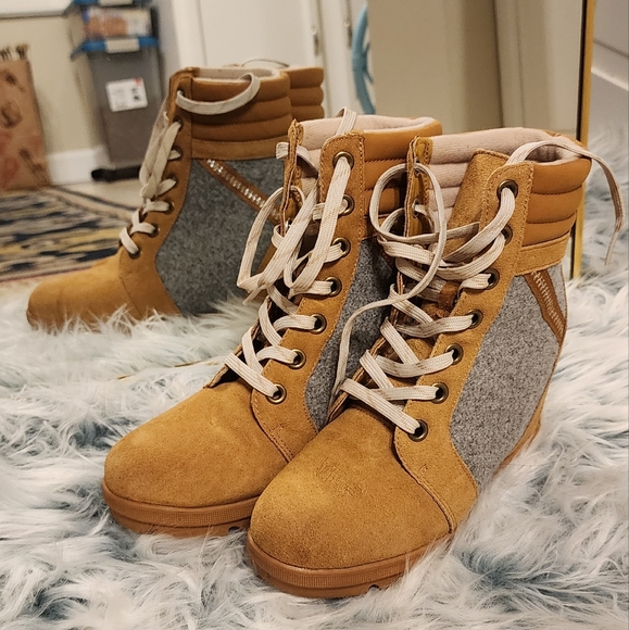 Sierra Winter Ankle Booties - Picture 1 of 2